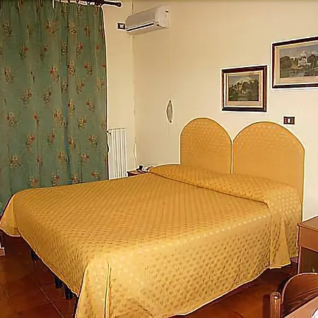 Boni Cerri Hotell