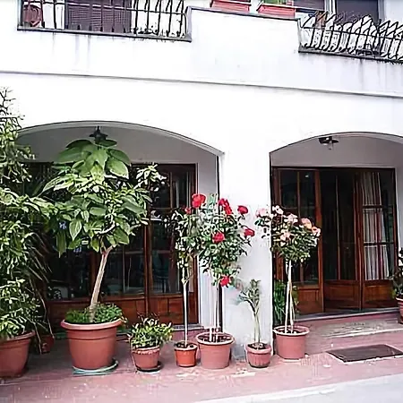מלון Boni Cerri